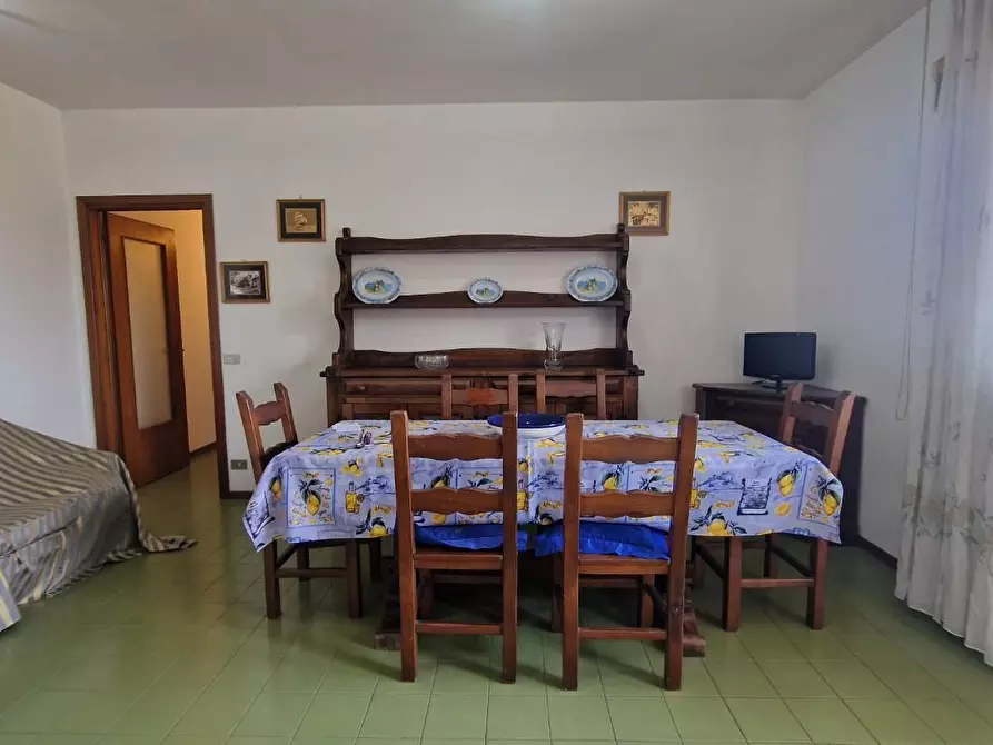 Immagine 12 di Appartamento in vendita  a Carrara