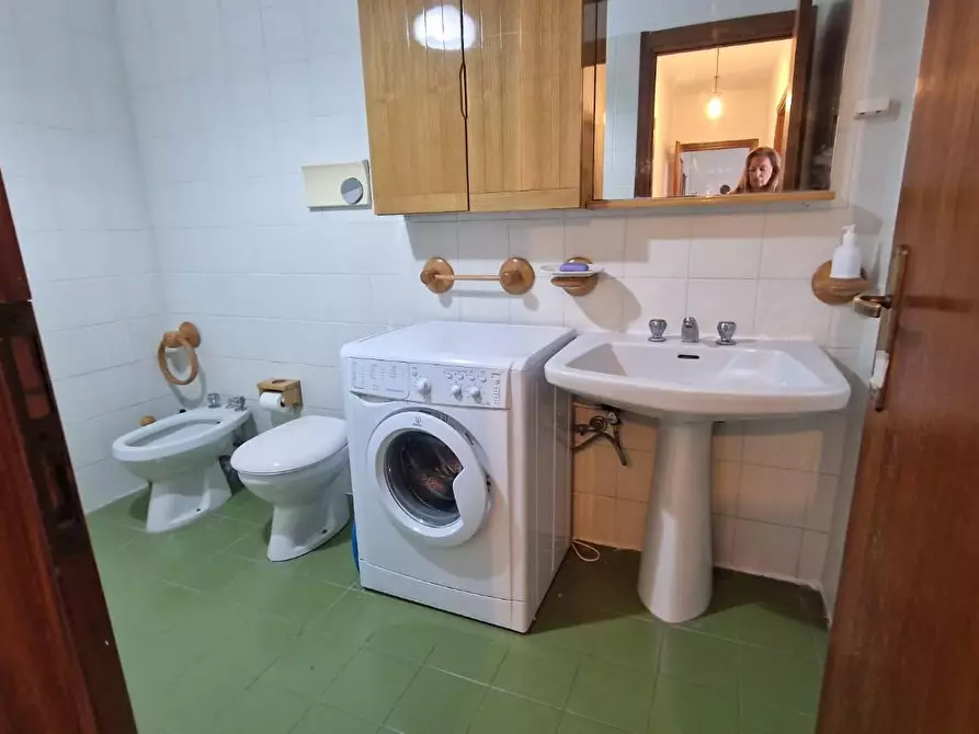 Immagine 13 di Appartamento in vendita  a Carrara