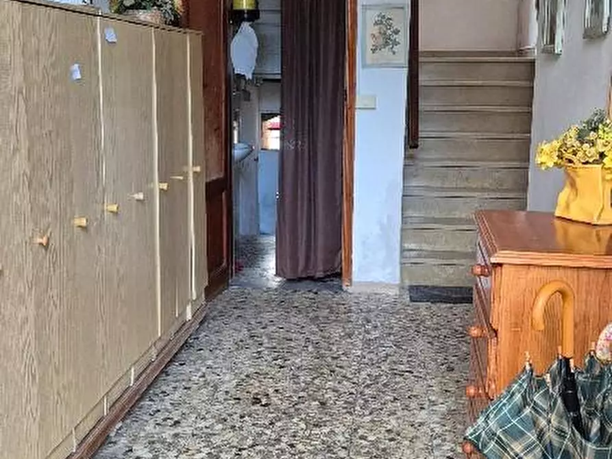 Immagine 16 di Palazzo in vendita  a Calci