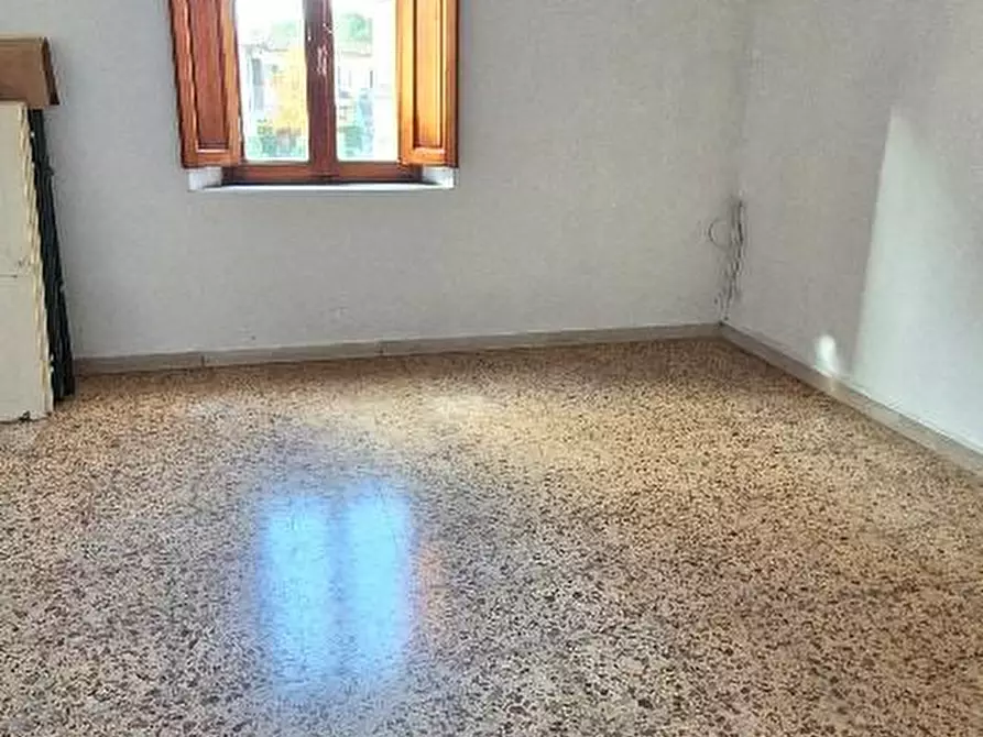 Immagine 8 di Palazzo in vendita  a Calci