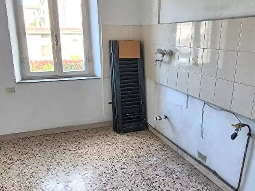 Immagine 7 di Palazzo in vendita  a Calci