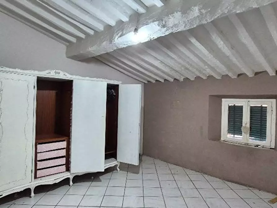 Immagine 3 di Palazzo in vendita  a Calci