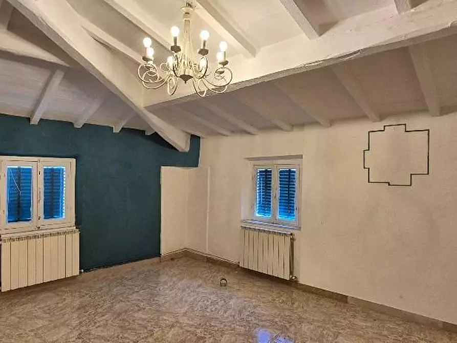 Immagine 2 di Palazzo in vendita  a Calci