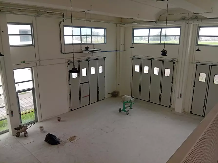 Immagine 3 di Capannone industriale in affitto  a San Giuliano Terme