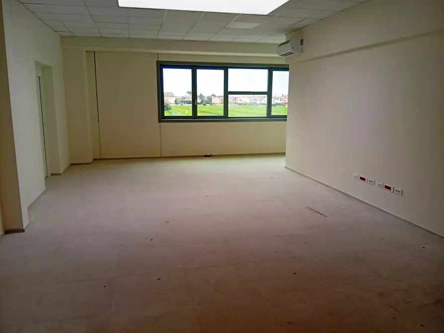 Immagine 1 di Capannone industriale in affitto  a San Giuliano Terme