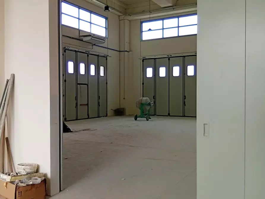 Immagine 2 di Capannone industriale in affitto  a San Giuliano Terme