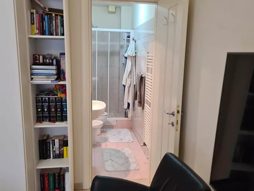 Immagine 4 di Casa semindipendente in vendita  a Viareggio