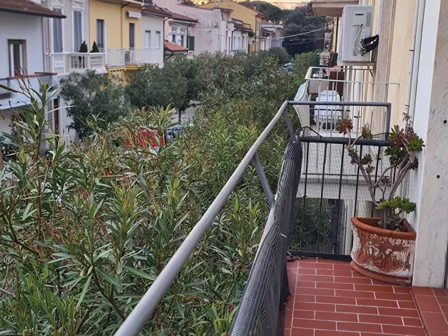 Immagine 22 di Casa semindipendente in vendita  a Viareggio