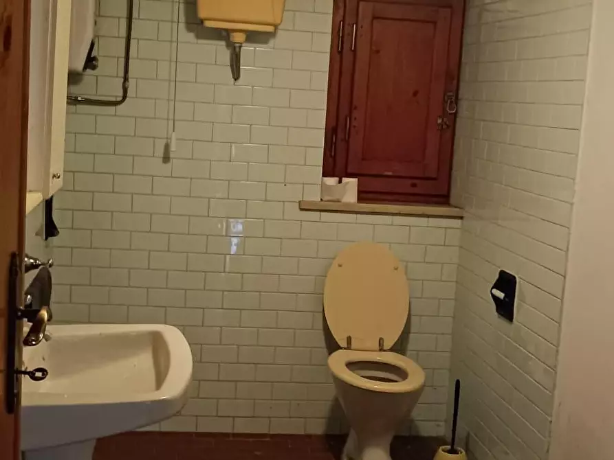 Immagine 37 di Villa in vendita  a Cascina