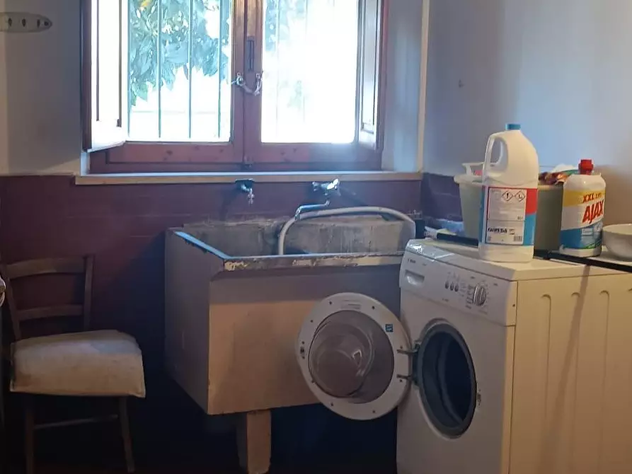 Immagine 31 di Villa in vendita  a Cascina