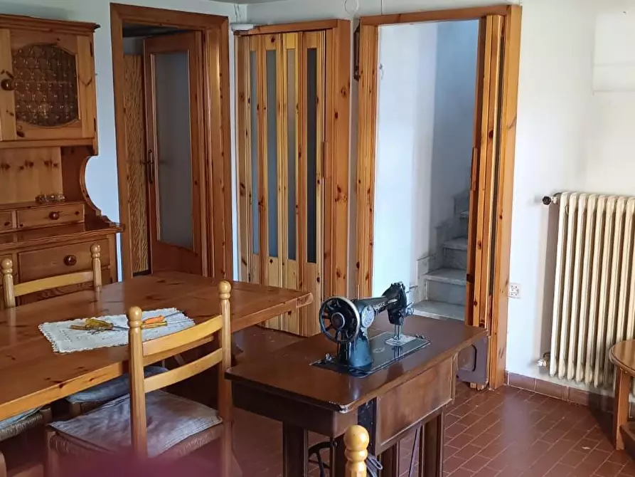 Immagine 4 di Villa in vendita  a Cascina