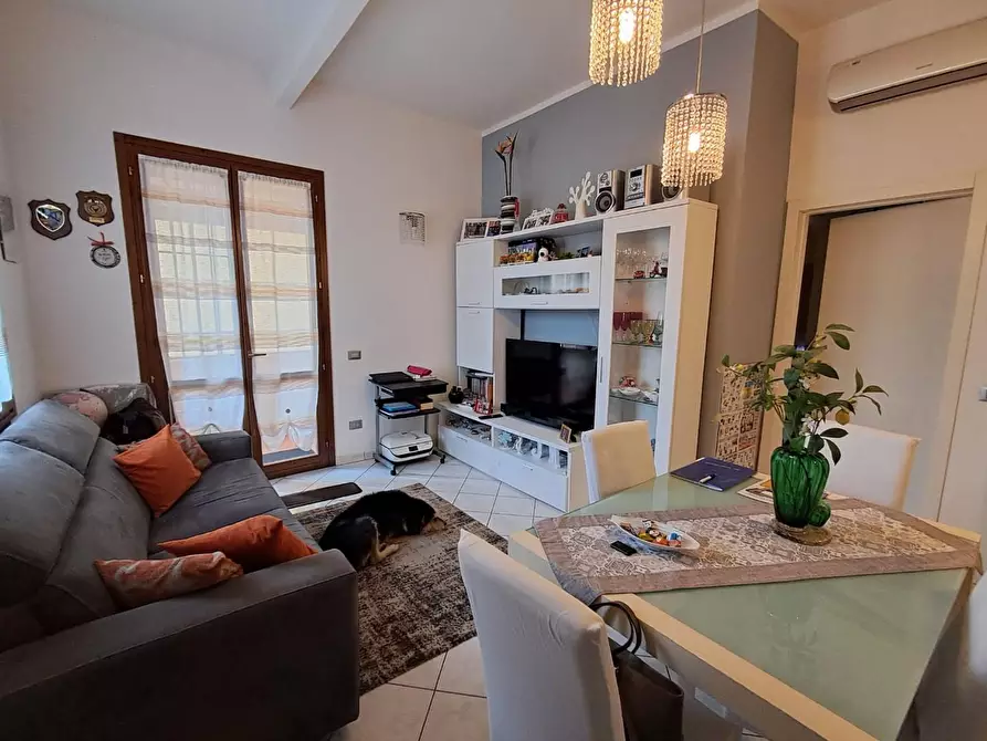 Immagine 2 di Appartamento in vendita  a Santa Maria A Monte