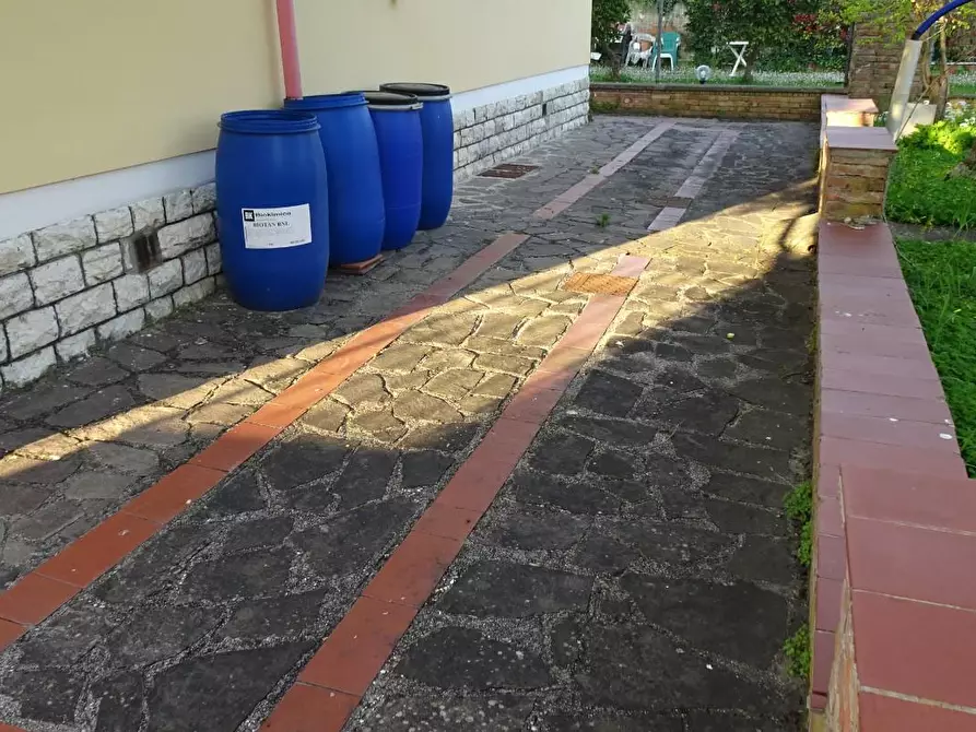 Immagine 11 di Casa bifamiliare in vendita  a Pisa