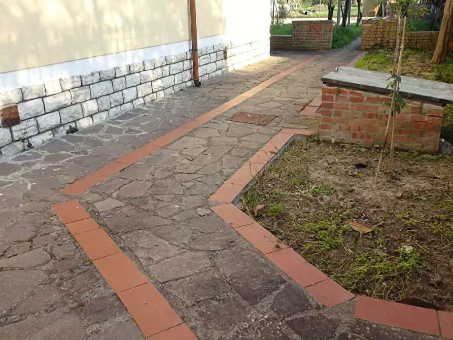 Immagine 1 di Casa bifamiliare in vendita  a Pisa