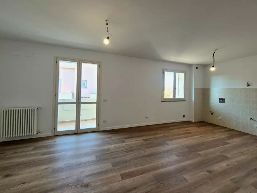 Immagine 8 di Appartamento in vendita  a Lucca