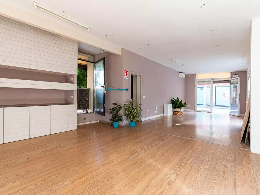 Immagine 12 di Laboratorio in vendita  a Empoli