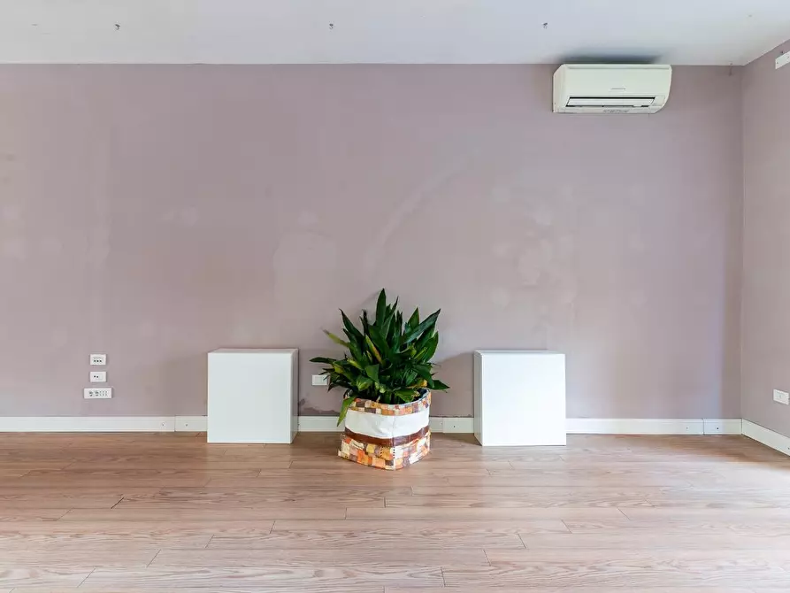 Immagine 3 di Laboratorio in vendita  a Empoli