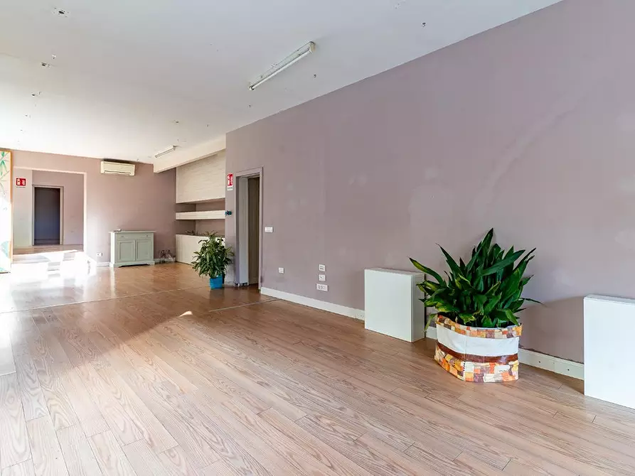 Immagine 2 di Laboratorio in vendita  a Empoli