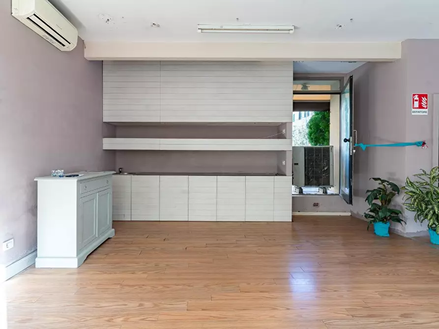 Immagine 14 di Laboratorio in vendita  a Empoli