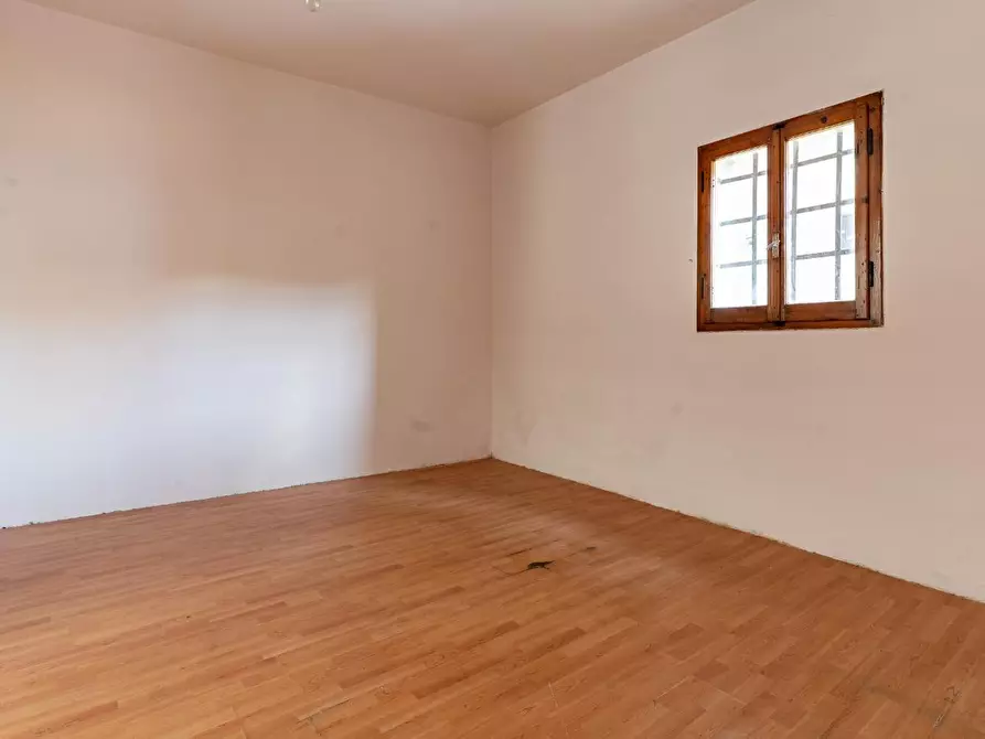 Immagine 21 di Laboratorio in vendita  a Empoli