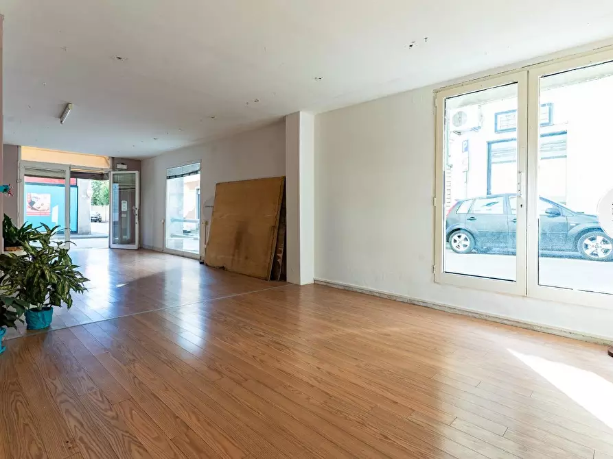 Immagine 7 di Laboratorio in vendita  a Empoli