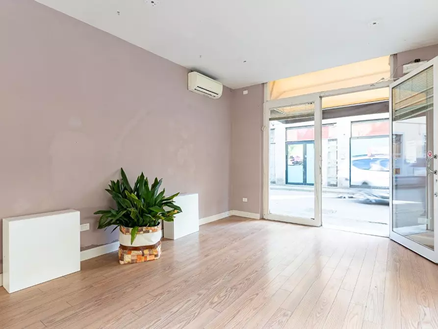 Immagine 4 di Laboratorio in vendita  a Empoli