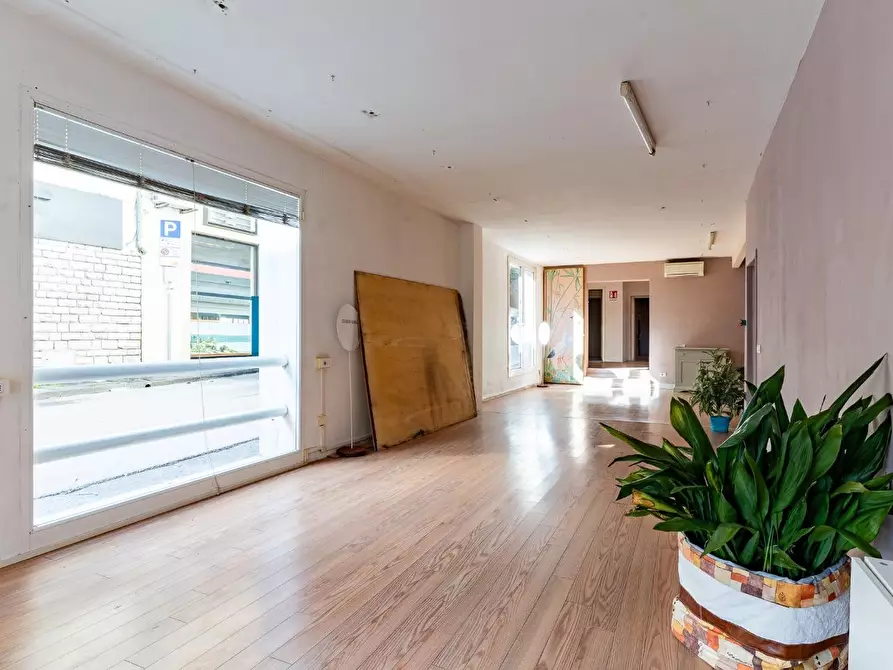 Immagine 9 di Laboratorio in vendita  a Empoli