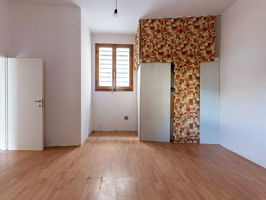 Immagine 15 di Laboratorio in vendita  a Empoli