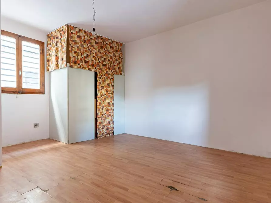 Immagine 18 di Laboratorio in vendita  a Empoli
