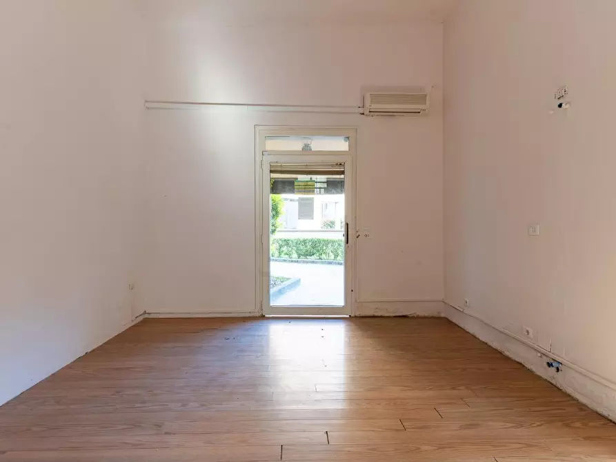 Immagine 19 di Laboratorio in vendita  a Empoli