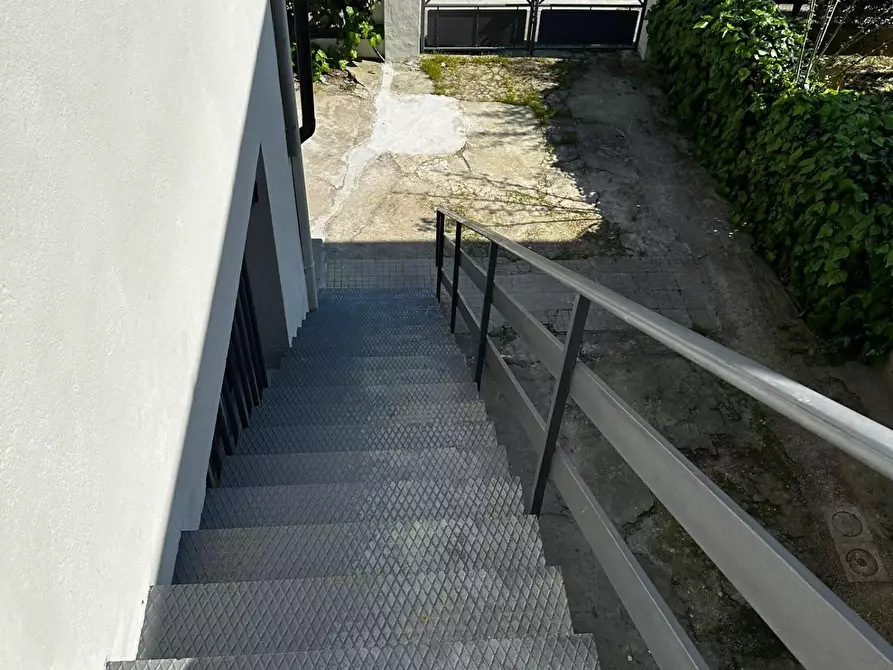 Immagine 10 di Magazzino in vendita  a Castelfranco Di Sotto