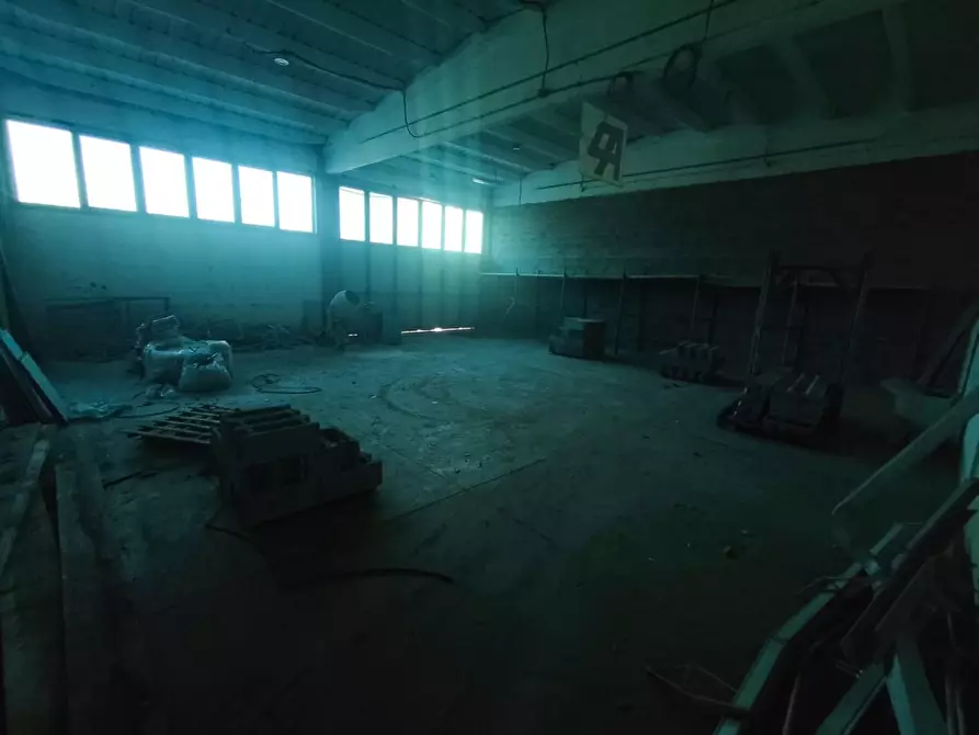 Immagine 15 di Attività artigianale in vendita  a Capannori