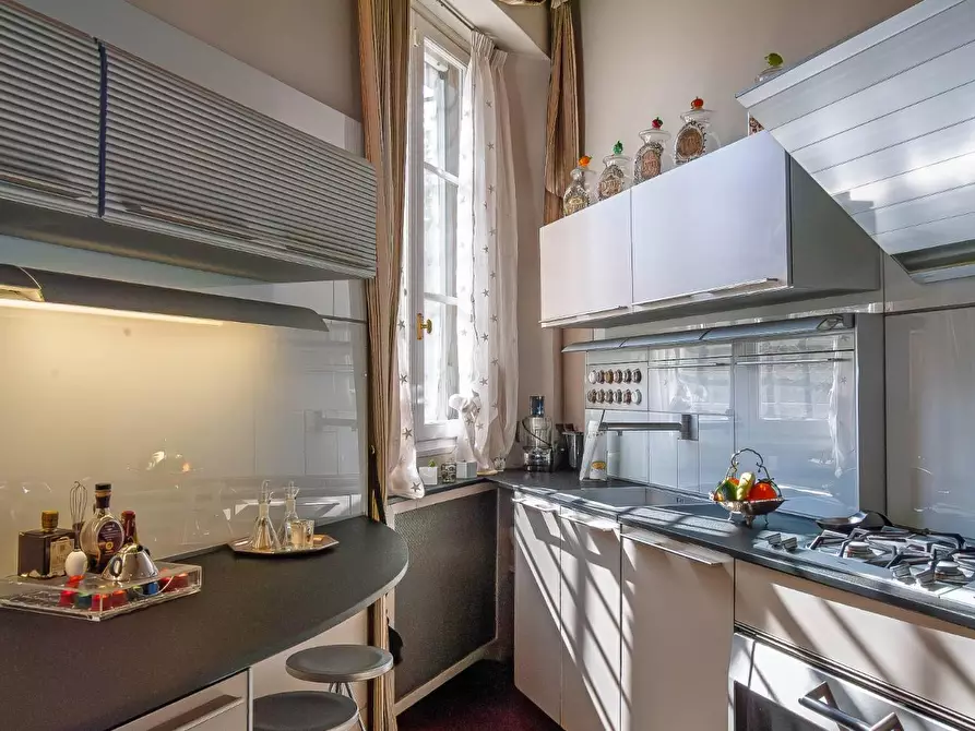 Immagine 4 di Appartamento in vendita  a Lastra A Signa