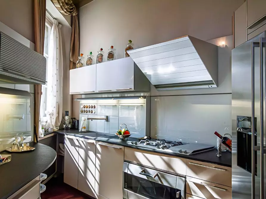 Immagine 13 di Appartamento in vendita  a Lastra A Signa