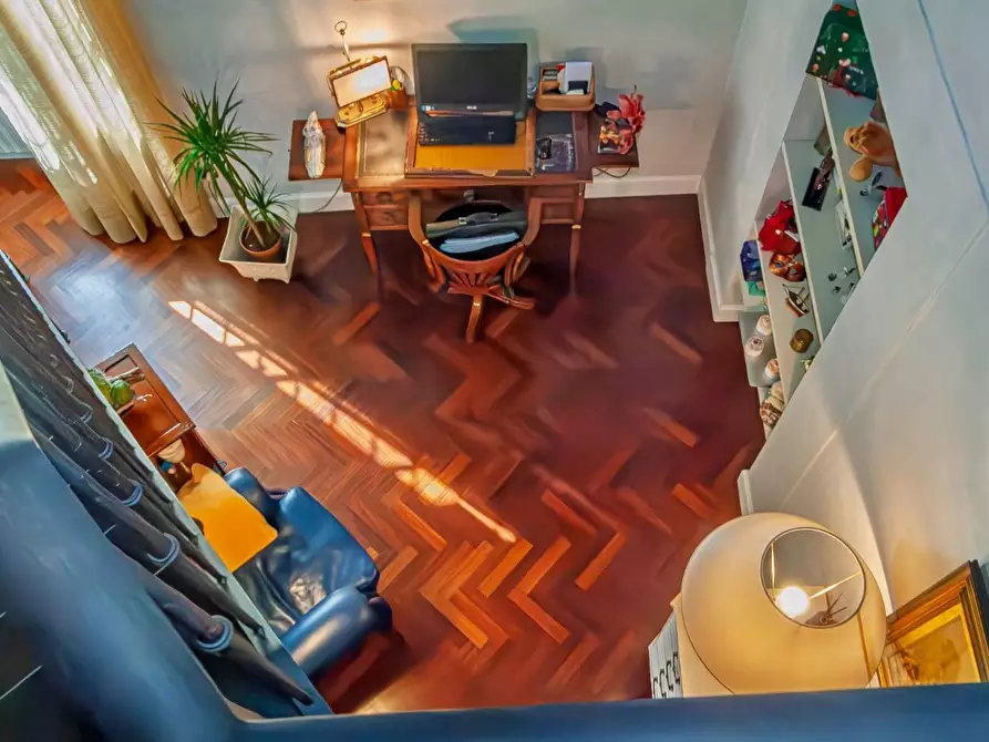 Immagine 17 di Appartamento in vendita  a Lastra A Signa