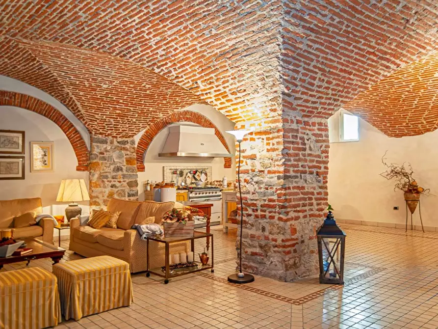 Immagine 21 di Appartamento in vendita  a Lastra A Signa