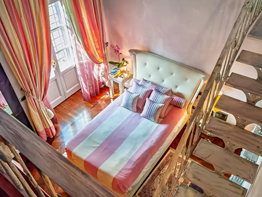 Immagine 15 di Appartamento in vendita  a Lastra A Signa