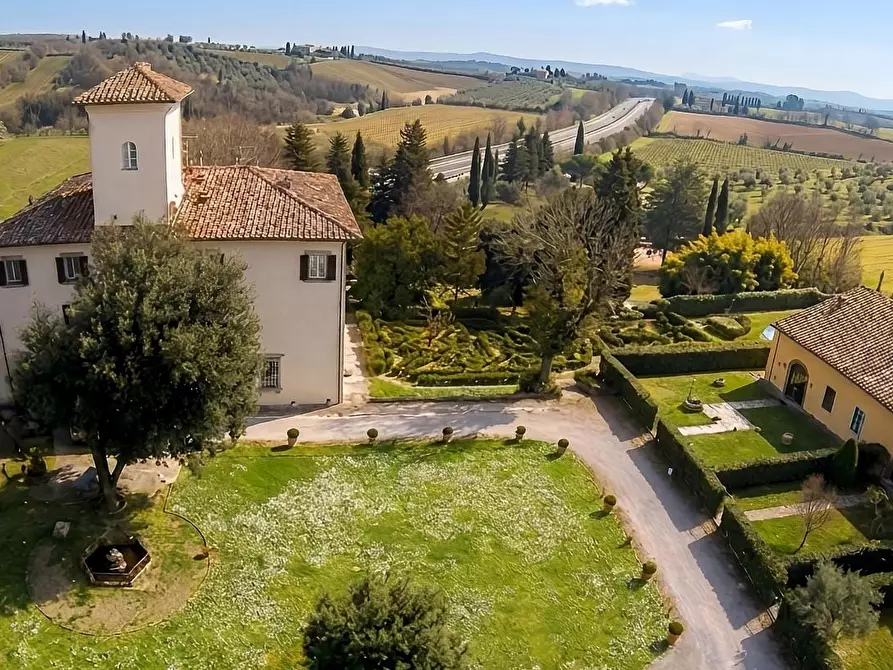 Immagine 36 di Appartamento in vendita  a Lastra A Signa