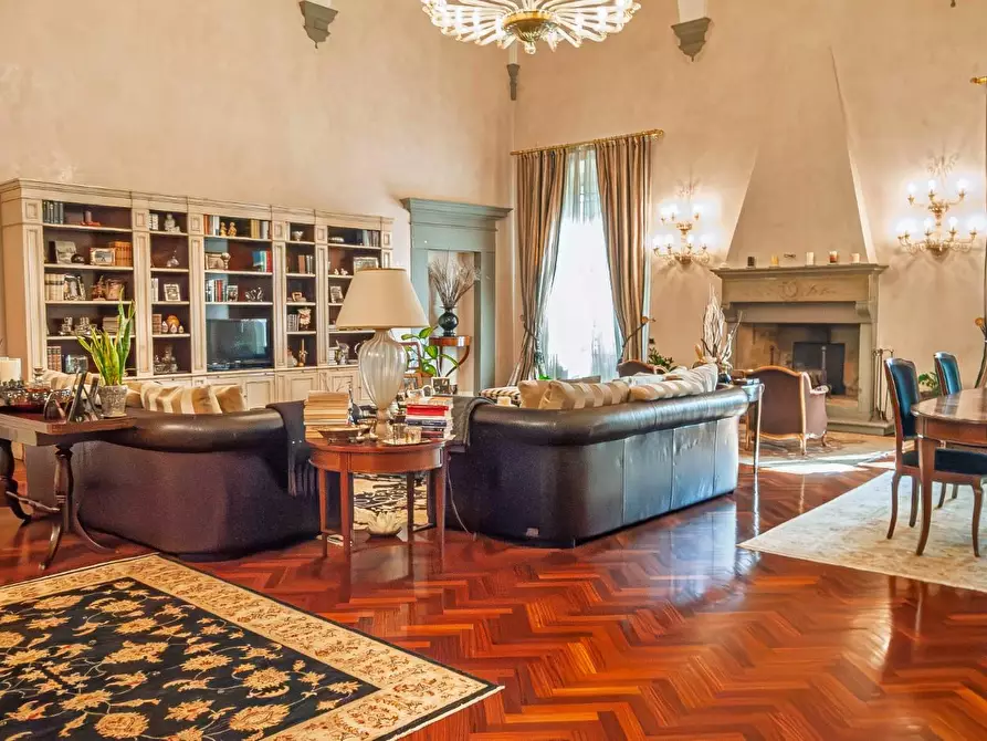 Immagine 8 di Appartamento in vendita  a Lastra A Signa