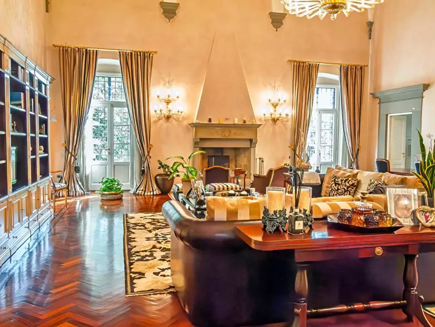 Immagine 2 di Appartamento in vendita  a Lastra A Signa