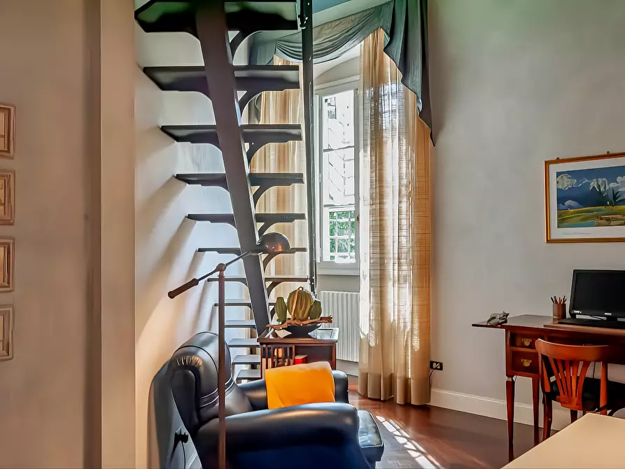 Immagine 5 di Appartamento in vendita  a Lastra A Signa