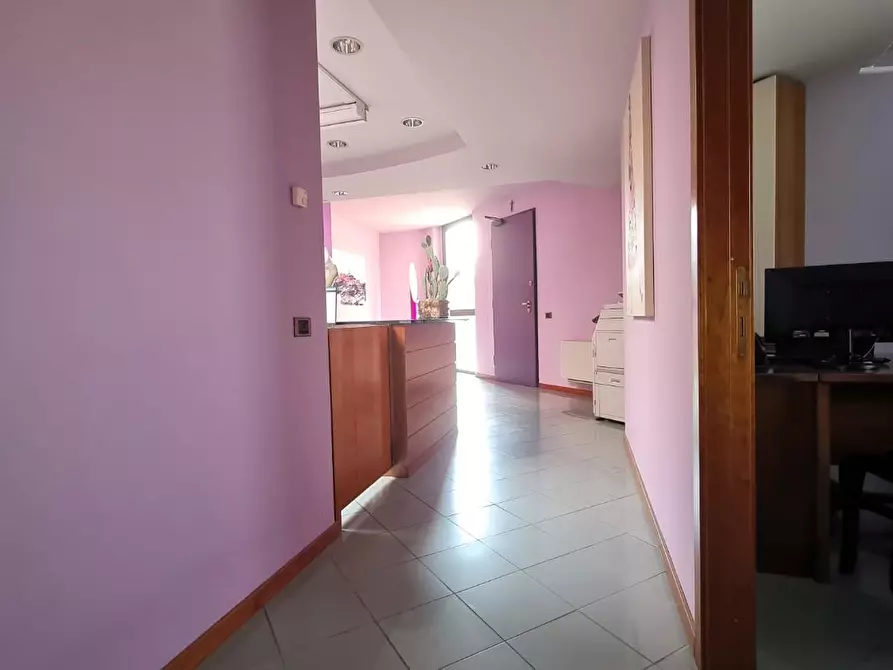 Immagine 4 di Ufficio in vendita  a San Miniato