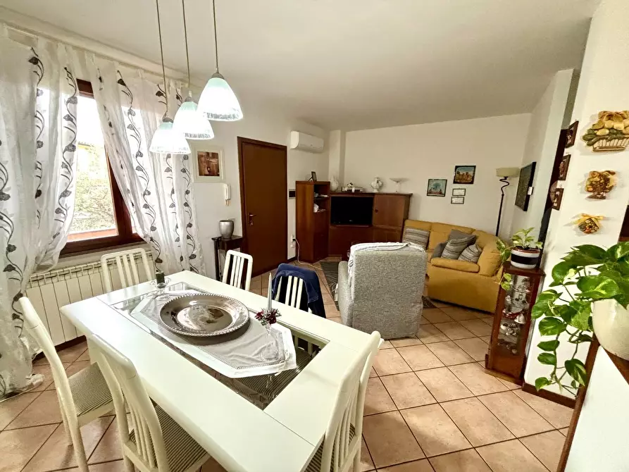 Immagine 1 di Villetta a schiera in vendita  a Calcinaia