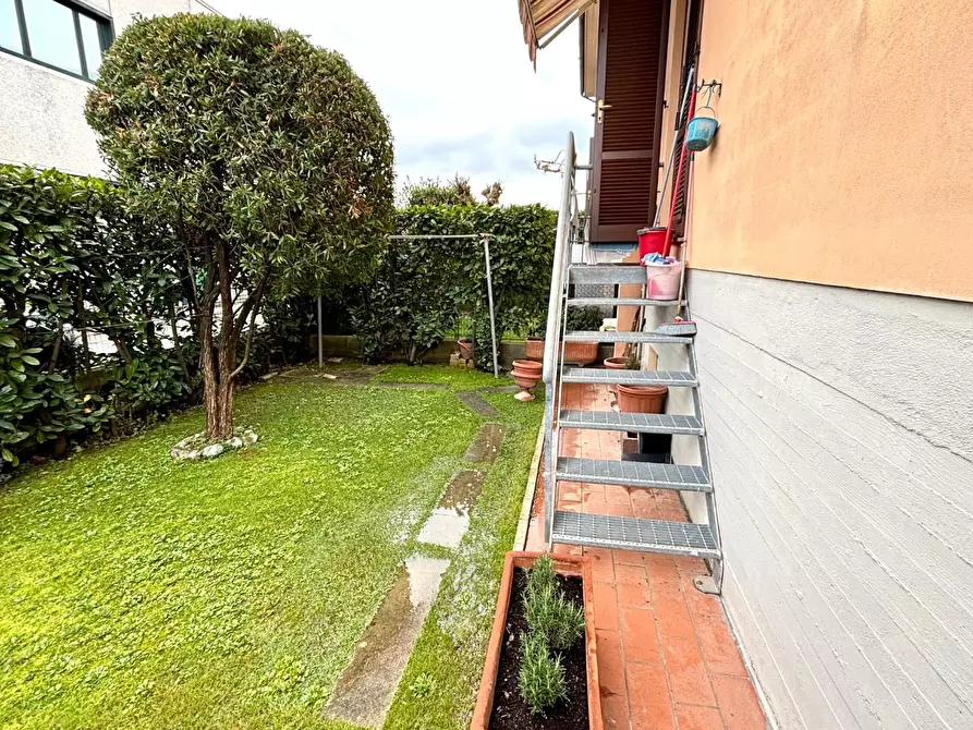 Immagine 11 di Villetta a schiera in vendita  a Calcinaia