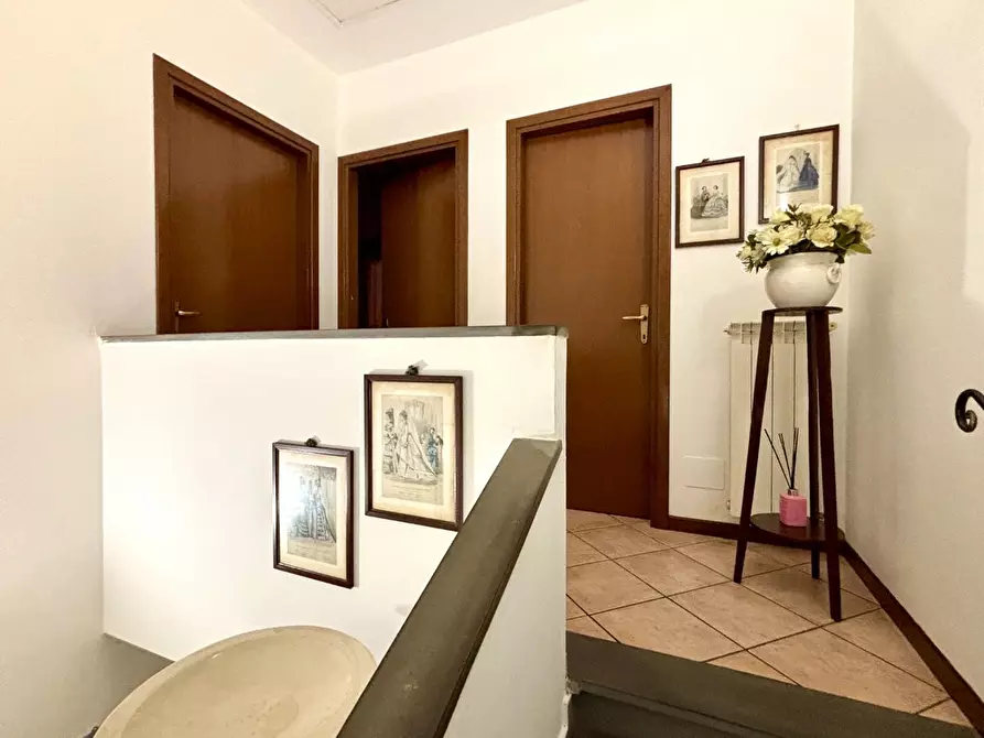 Immagine 17 di Villetta a schiera in vendita  a Calcinaia