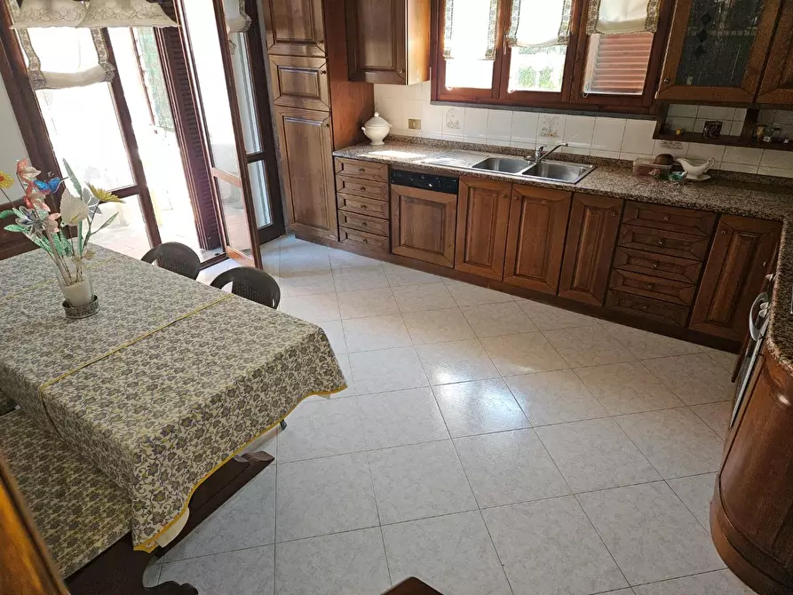 Immagine 6 di Villa in vendita  a Pisa