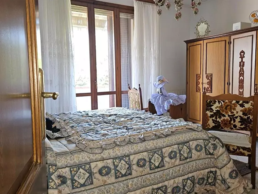 Immagine 13 di Villa in vendita  a Pisa