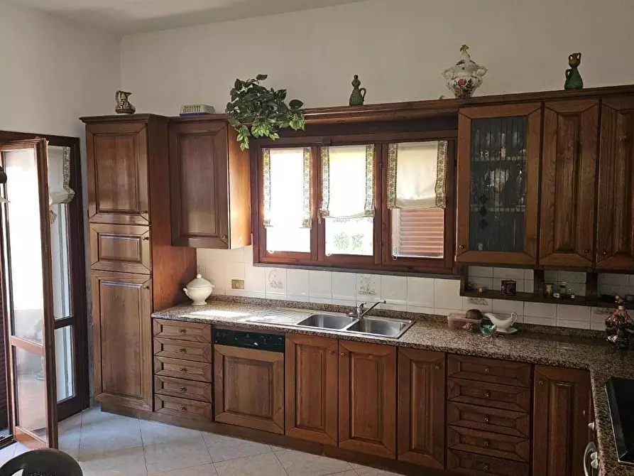 Immagine 5 di Villa in vendita  a Pisa