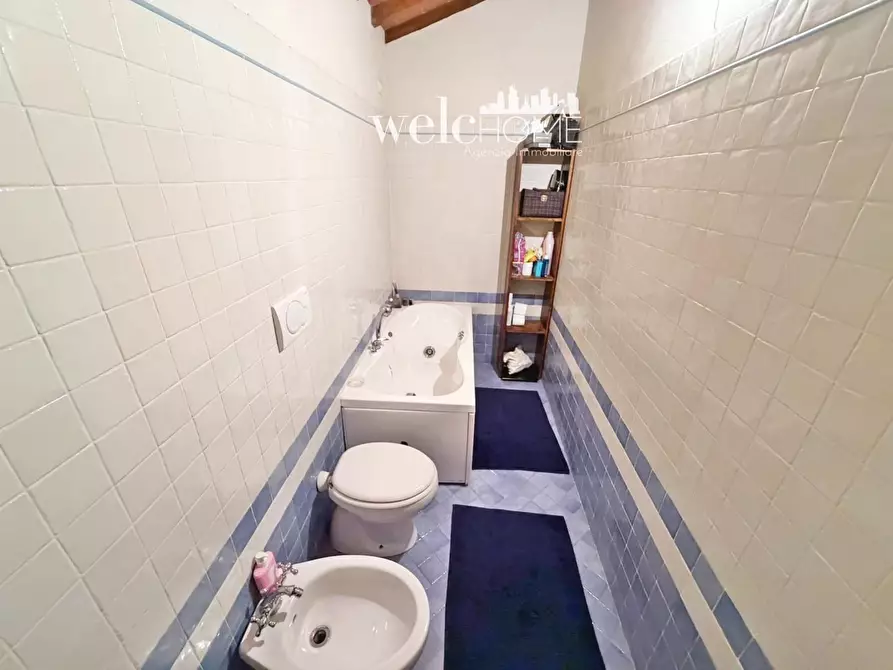 Immagine 22 di Villa in vendita  a Campi Bisenzio