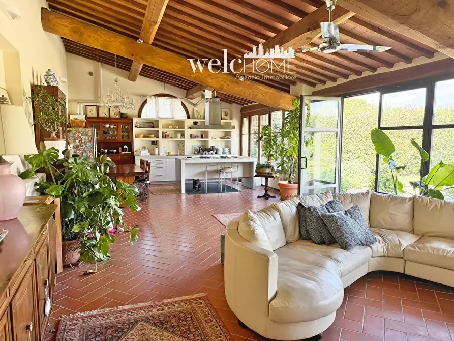 Immagine 8 di Villa in vendita  a Campi Bisenzio